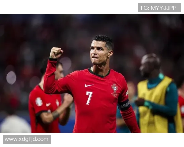 从少年梦想到绿茵场传奇 足球巨星们的成长故事与小时候的卡点瞬间