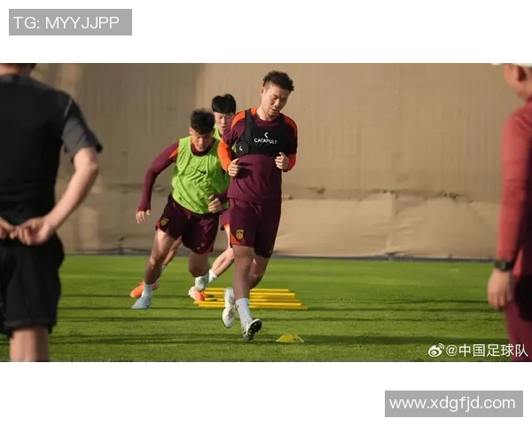 八块腹肌的中国足球明星是谁他的身材背后藏着怎样的故事