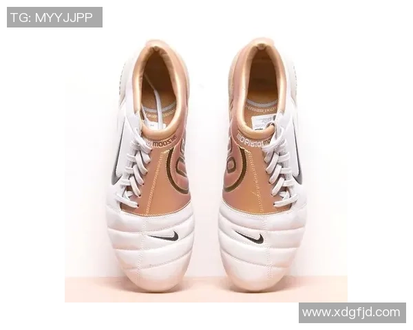 球星推荐的最佳足球鞋选择适合男士的舒适性与性能分析